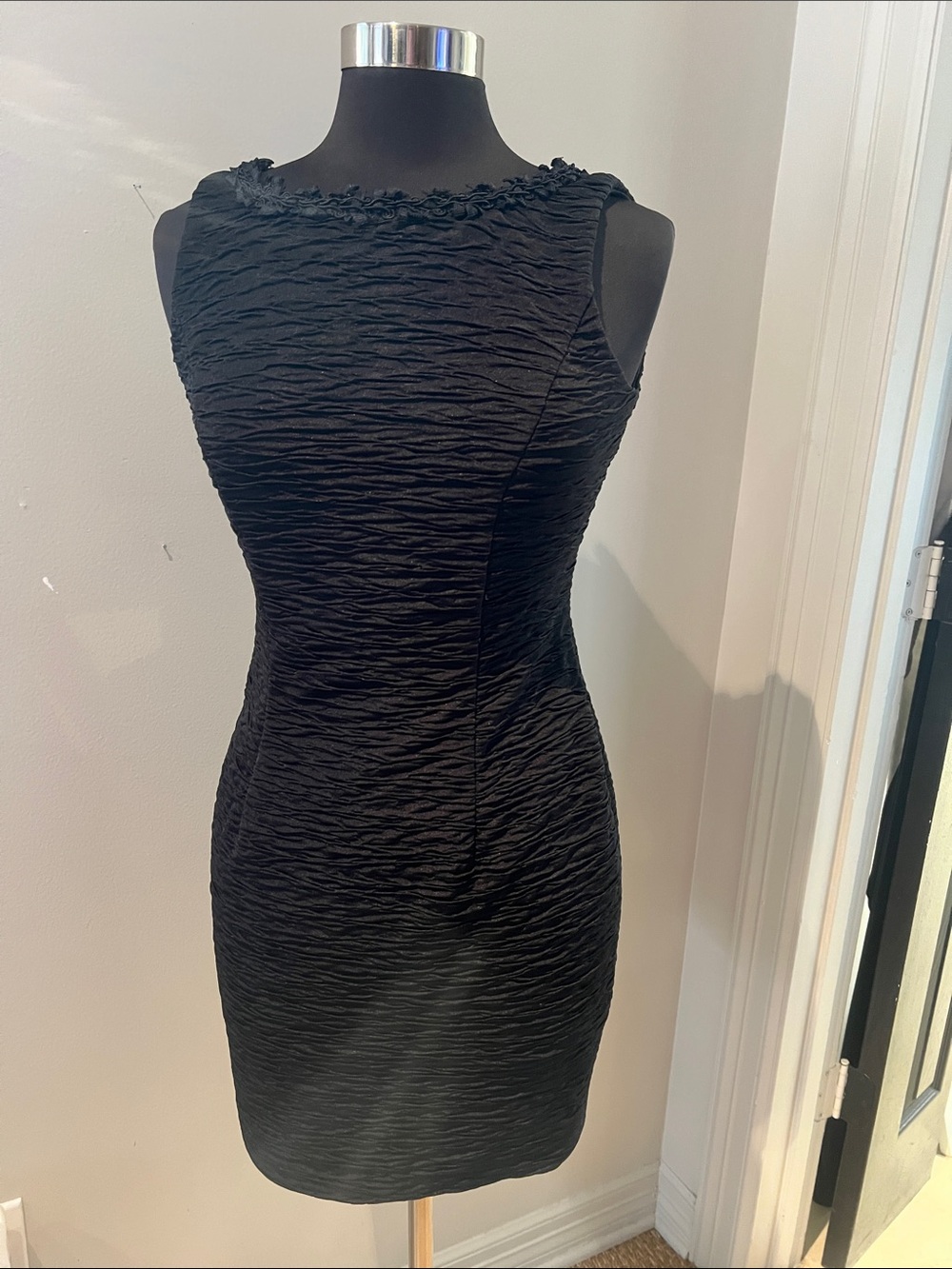 Carole Little Black Textured Sleeveless Sheath Dress